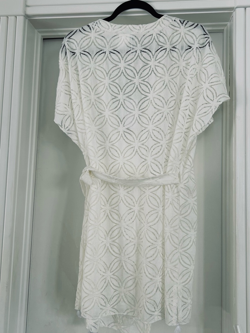 NWT Trina Turk White Lace Wrap Dress Cover-Up Medium MSRP $152 - Picture 3 of 7